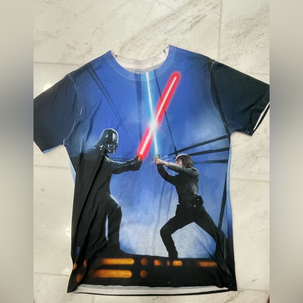 Star Wars Tshirt men’s Small, Hot Topic. Gently worn.